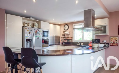 Castle for Sale in Marmande, Nouvelle-Aquitaine, France