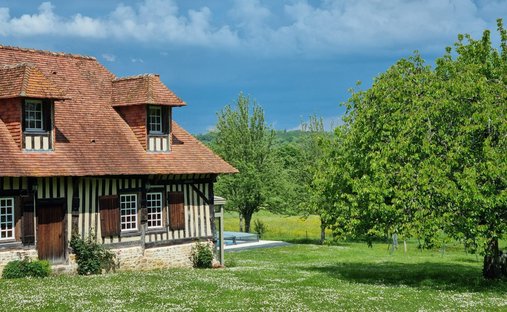 Castle for Sale in Pont-l'Évêque, Normandy, France