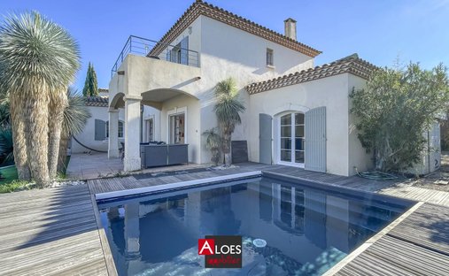 Maison à Périphérie, Aigues-Mortes, France 1