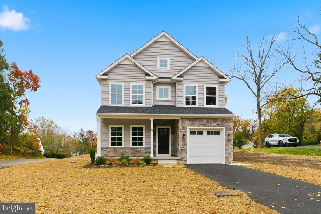 4 Bedrooms Single Family Detached In Ardmore, Pennsylvania, United