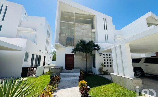 House in Cancún Country Club, Quintana Roo, Mexico 1