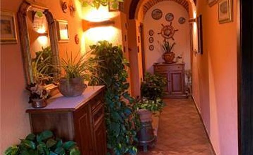 Castle for Sale in Montespertoli, Tuscany, Italy