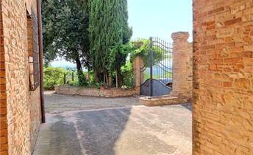 Castle for Sale in Montespertoli, Tuscany, Italy