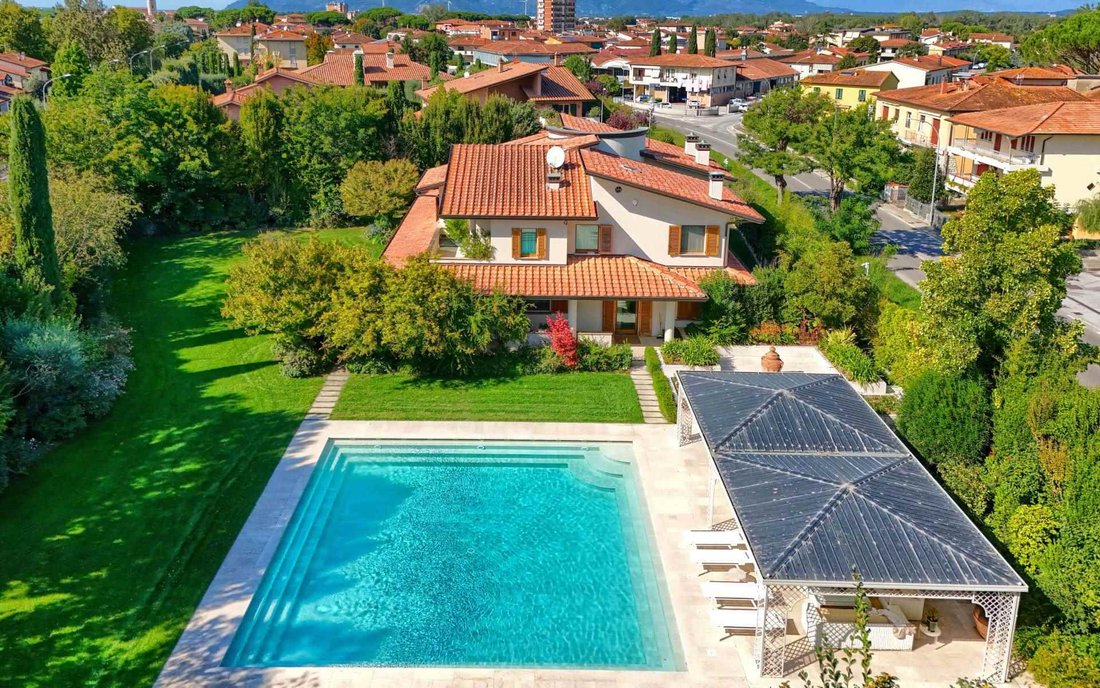 Villa in Ponsacco, Tuscany, Italy 2 - 16663945