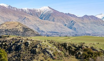 Land in Luggate, Otago, New Zealand 1