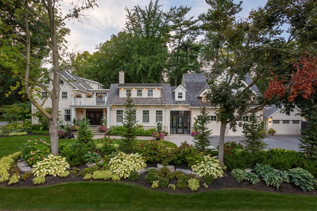 House in Burlington, Ontario, Canada 1 - 16662584