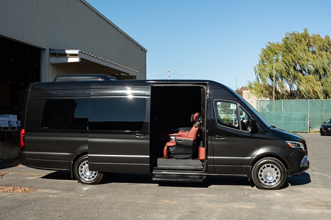Limousine in Mount Laurel Township, New Jersey, United States 3 - 16662824