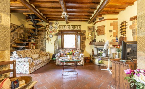 Castle for Sale in Castiglione d'Orcia, Tuscany, Italy