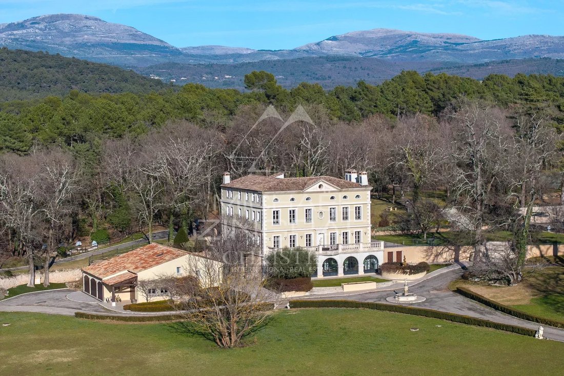 Estate in Fayence, Provence-Alpes-Côte d'Azur, France 1 - 15140138