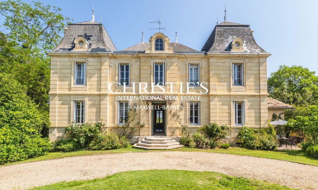 Where Heritage Meets Refinement – Historic Château Near Saint émilion