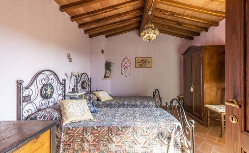 Castle for Sale in Castiglione d'Orcia, Tuscany, Italy