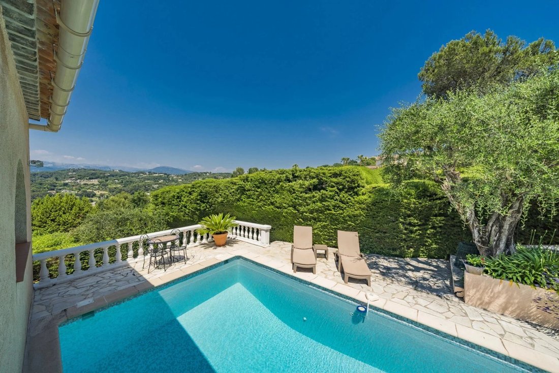 House in Mougins, Provence-Alpes-Côte d'Azur, France 2 - 16662912