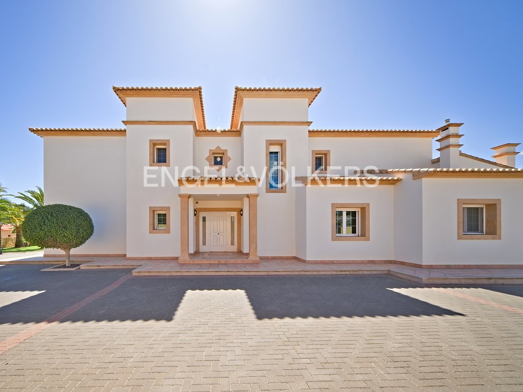Villa in Calp / Calpe, Valencian Community, Spain 3 - 12777516