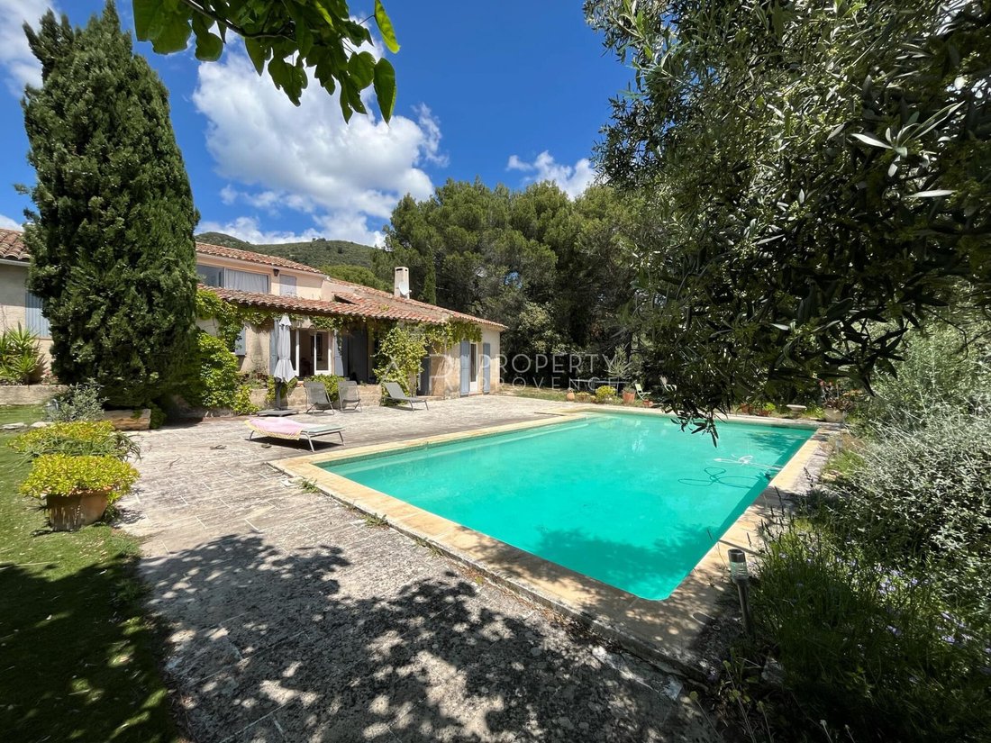Villa in Lourmarin, Provence-Alpes-Côte d'Azur, France 4 - 16648758