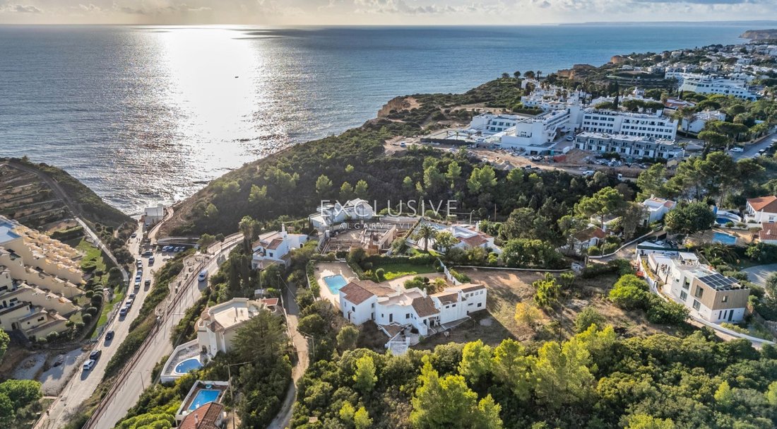 Villa in Carvoeiro, Algarve, Portugal 1 - 16661921