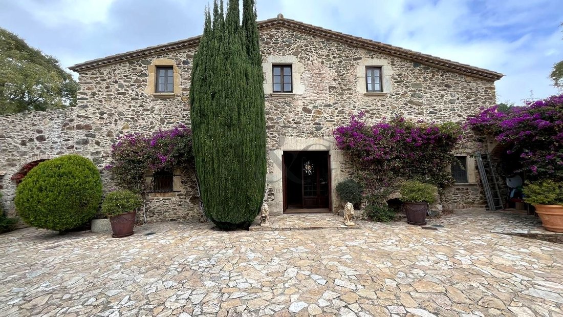 Villa in Vall-llobrega, Catalonia, Spain 1 - 13981717