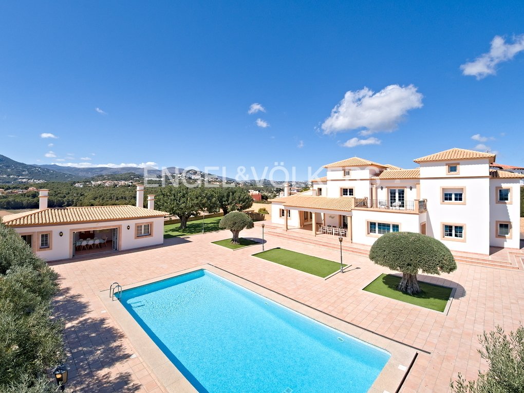 Villa in Calp / Calpe, Valencian Community, Spain 1 - 12777516