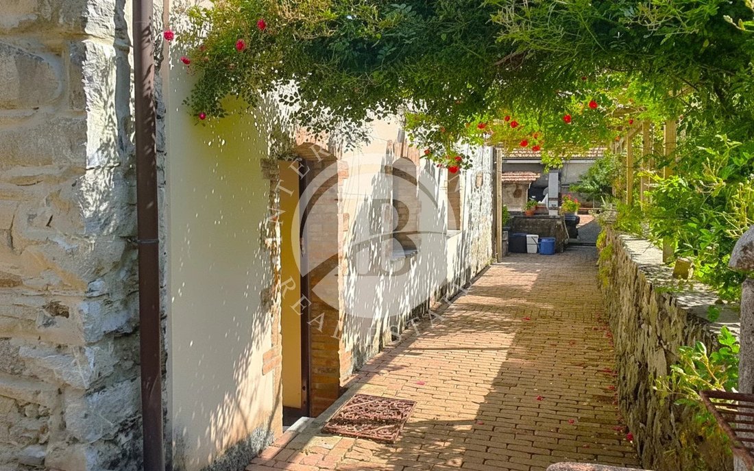 Villa in Varese Ligure, Liguria, Italy 4 - 16663852