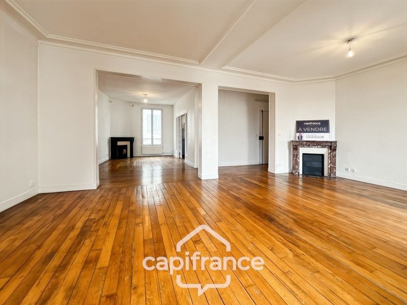 Apartment in Fontenay-sous-Bois, Ile-de-France, France 3 - 16664004