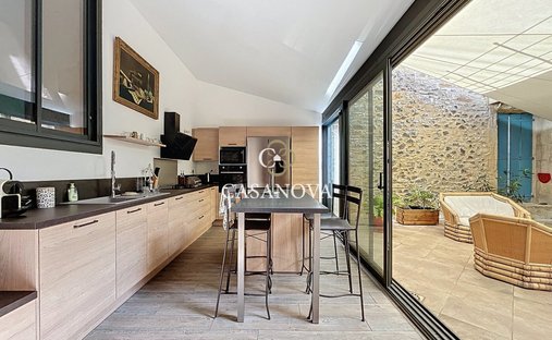 Castle for Sale in Pézenas, Occitanie, France