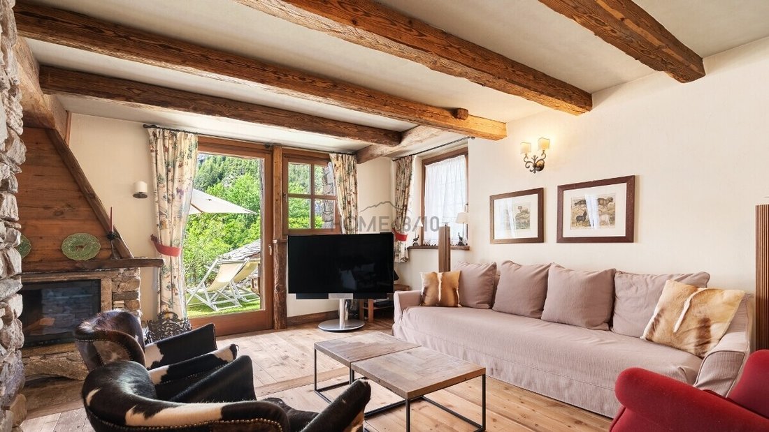 Chalet in Courmayeur, Aosta Valley / Vallée d'Aoste, Italy 3 - 16663346