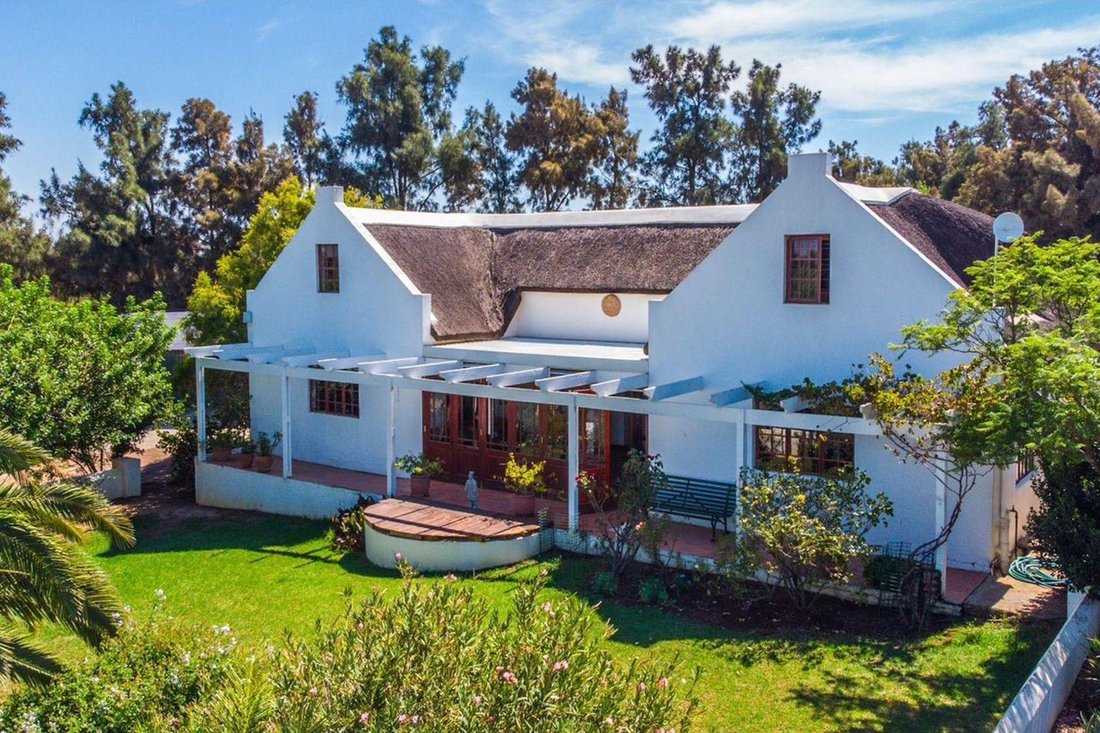 Farm Ranch in Drakenstein Local Municipality, Western Cape, South Africa 1 - 16664160