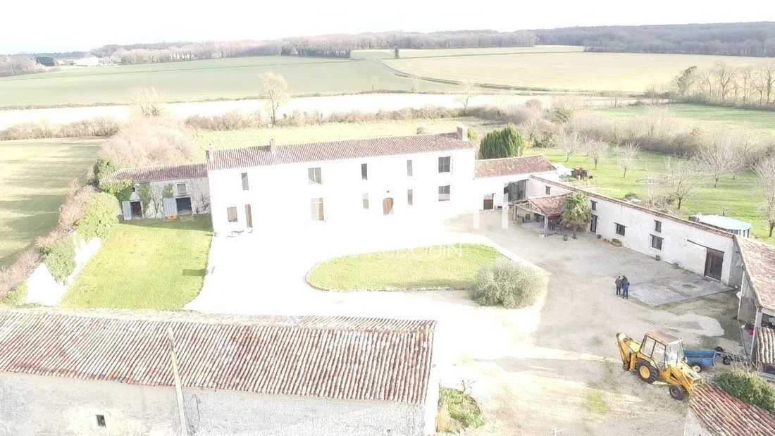 House in Chives, Nouvelle-Aquitaine, France 4 - 16662670