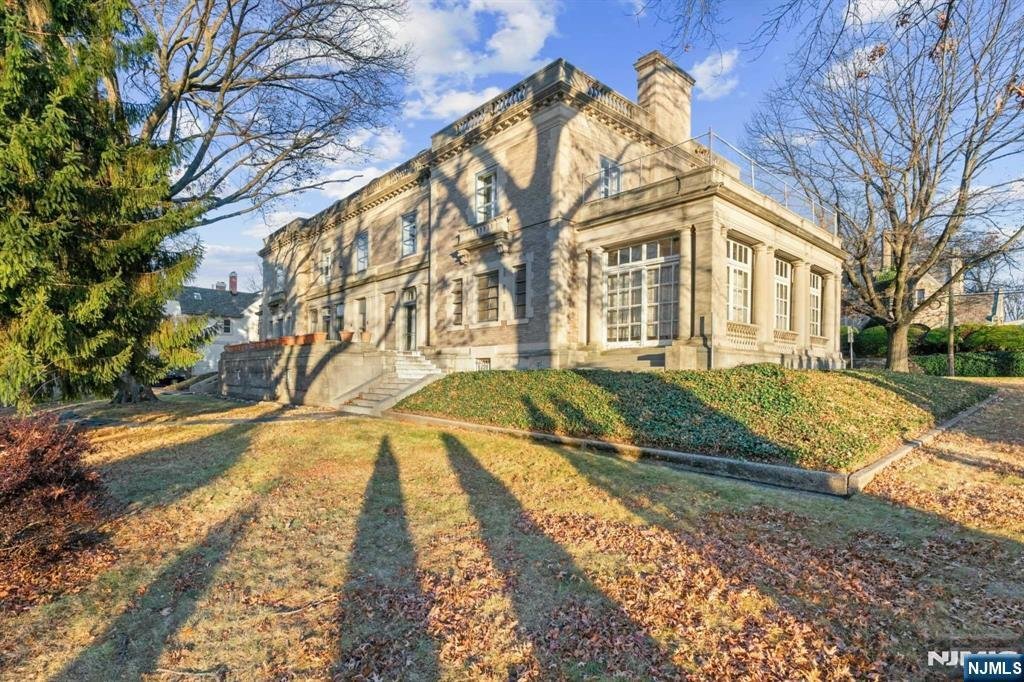 House in Newark, New Jersey, United States 1 - 16663179