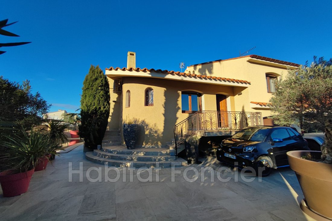 Villa in Saint-Cyprien, Occitania, France 3 - 16662118