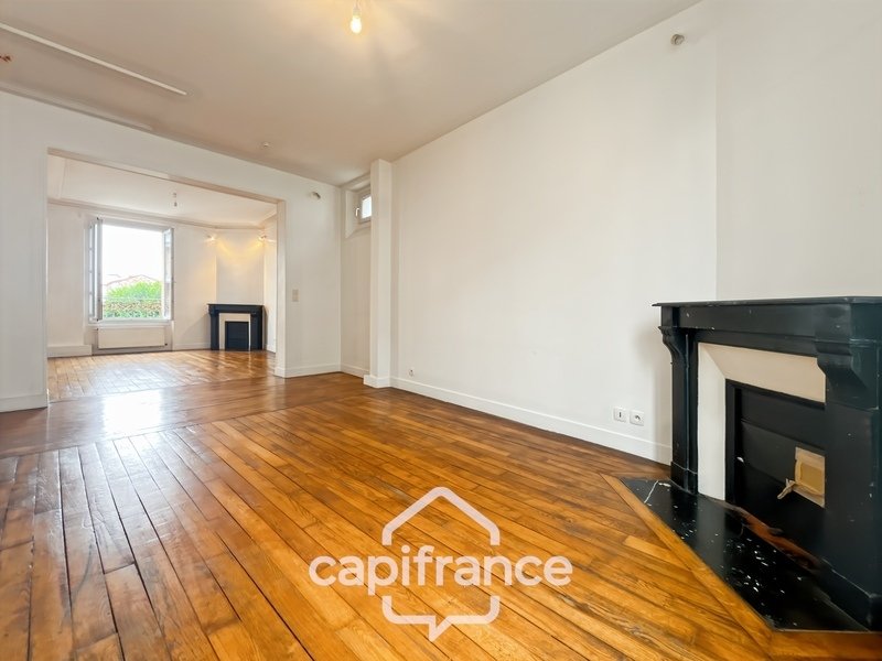 Apartment in Fontenay-sous-Bois, Ile-de-France, France 5 - 16664004