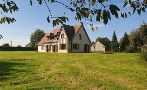 Castle for Sale in Pont-l'Évêque, Normandy, France