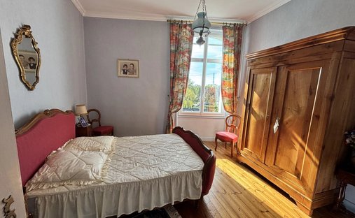 Castle for Sale in Saumur, Pays de la Loire, France