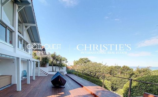 House in Labordotte-La Colline, Biarritz, France 1