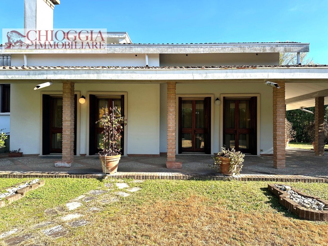 Villa in Porto Viro, Veneto, Italy 4 - 16665010