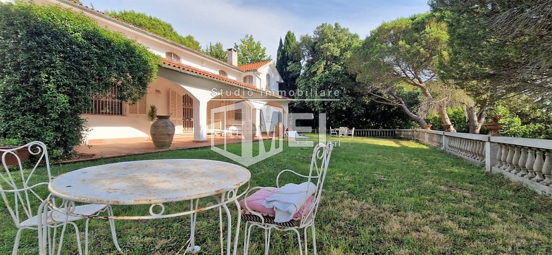 Villa in Hills, Livorno, Tuscany 1 - 16663363