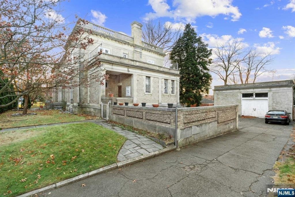 House in Newark, New Jersey, United States 4 - 16663179