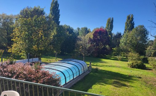 Castle for Sale in Saint-Jean-d'Angély, Nouvelle-Aquitaine, France