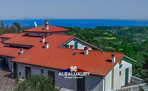 Villa in Ripatransone, Marche, Italy 1