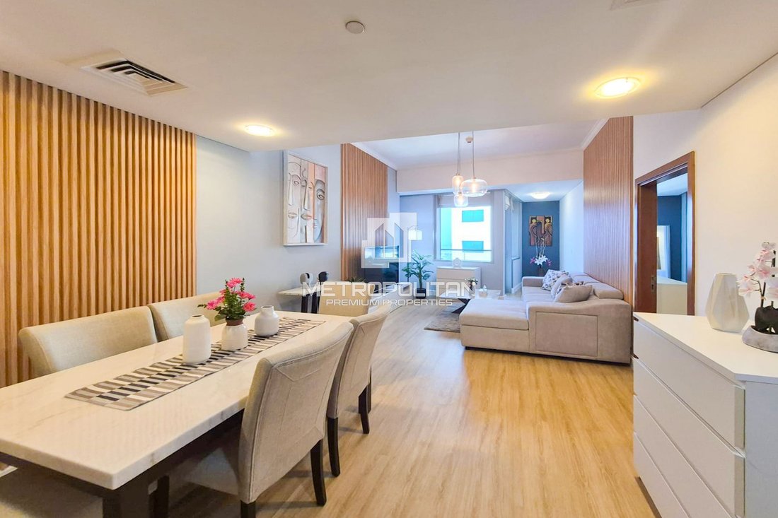 Apartment in Dubai Marina / Marsa Dubai, Dubai, United Arab Emirates 1 - 16662497