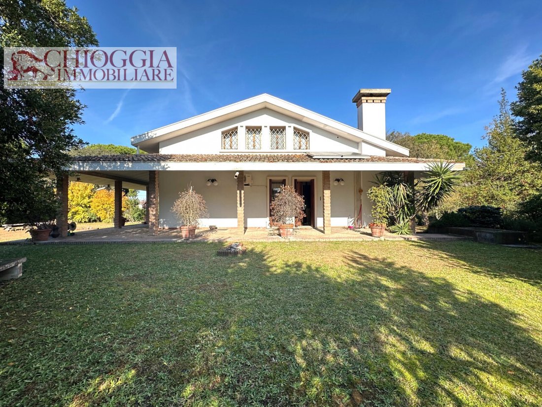 Villa in Porto Viro, Veneto, Italy 2 - 16665010