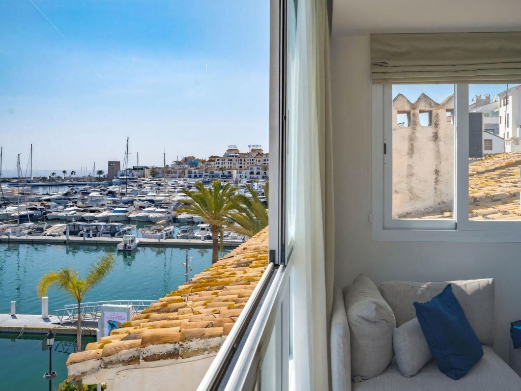 Apartment in Puerto Banus, Marbella, Spain 3 - 16663853