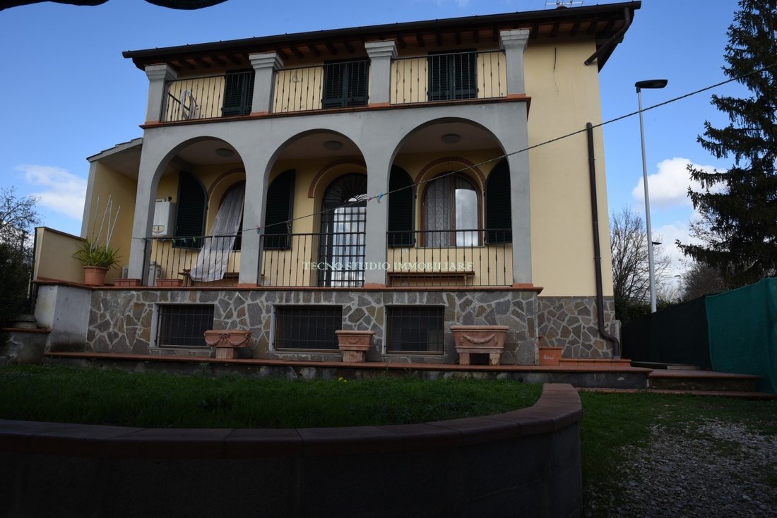 Villa in Center, Florence, Tuscany 1 - 16663419