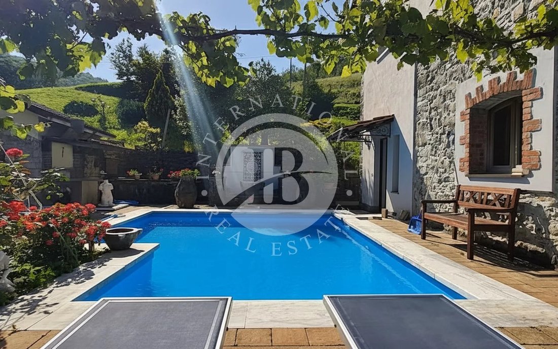 Villa in Varese Ligure, Liguria, Italy 3 - 16663852