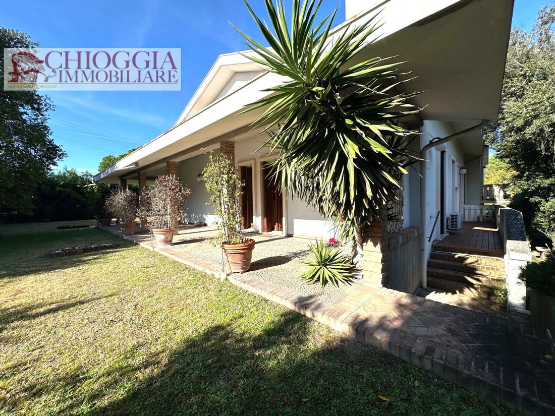 Villa in Porto Viro, Veneto, Italy 5 - 16665010