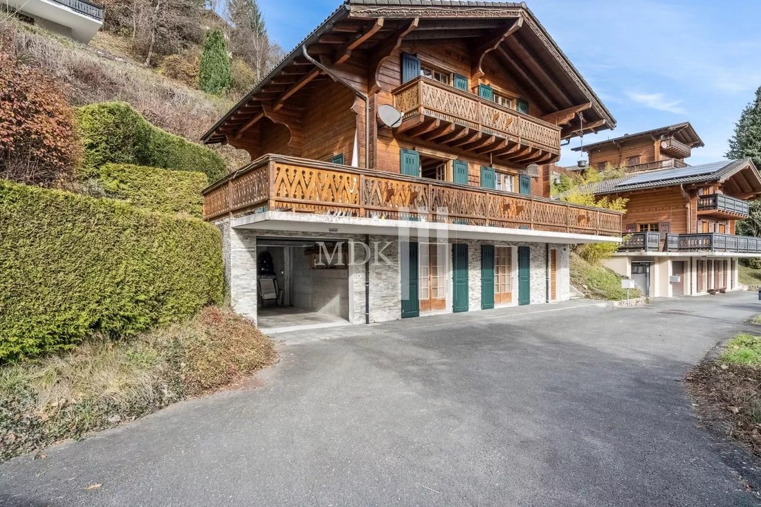 Magnificent Chalet With Uninterrupted Mountain Views