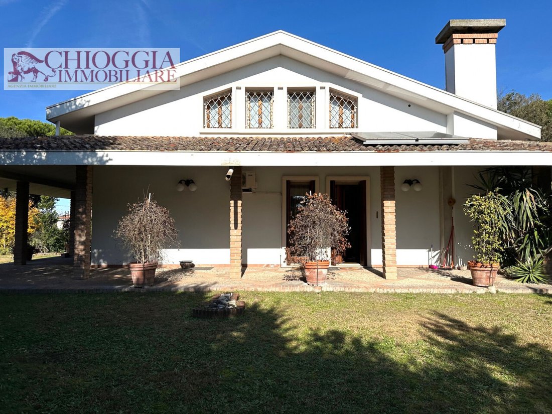 Villa in Porto Viro, Veneto, Italy 3 - 16665010