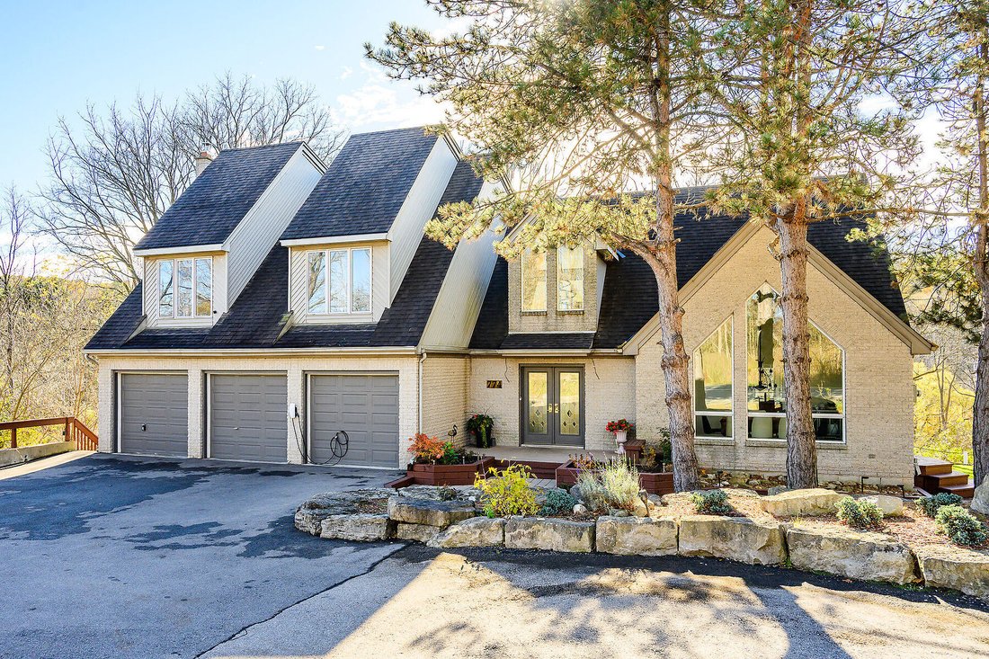 House in Hamilton, Ontario, Canada 1 - 16661268