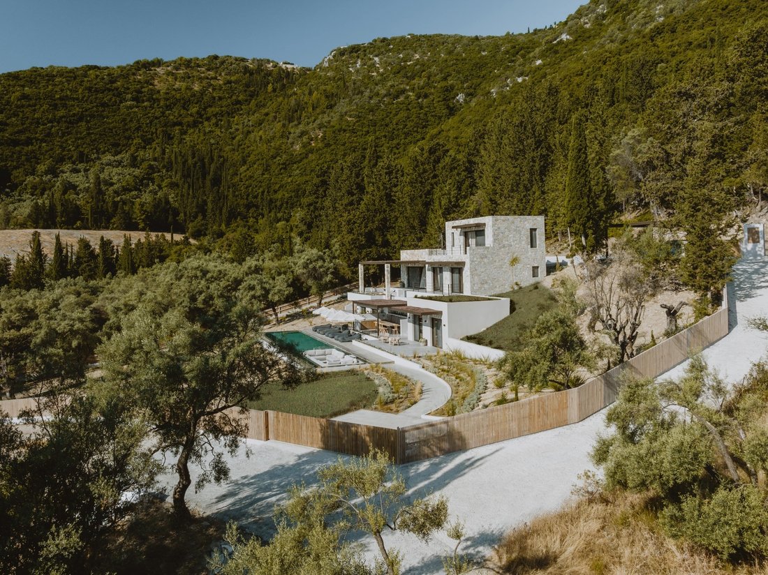 Villa in Neoxoriou, Ellomenos, Greece 4 - 14014568