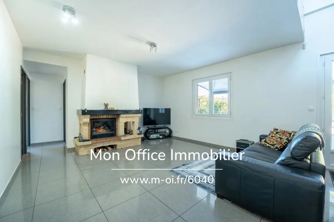 Villa in Mimet, Provence-Alpes-Côte d'Azur, France 2 - 16661343