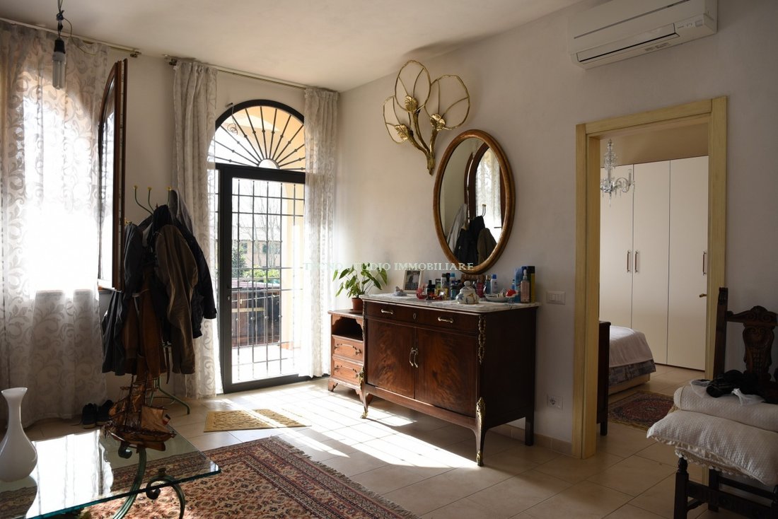 Villa in Center, Florence, Tuscany 4 - 16663419